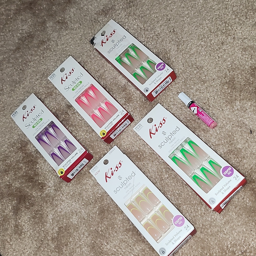 Brand new nail bundle